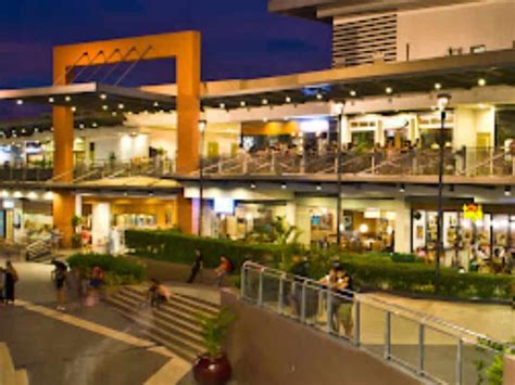 THE 10 CLOSEST Hotels to U.P. Town Center .